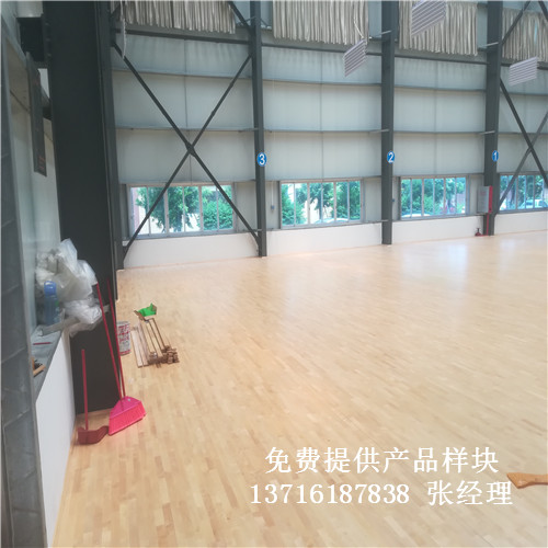 體育木地板廠家,籃球場館木地板價格,體育運(yùn)動木地板